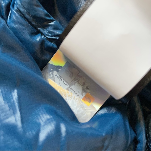 The North Face Women’s Nuptse Belted Mid Jacket - Picture 10 of 12